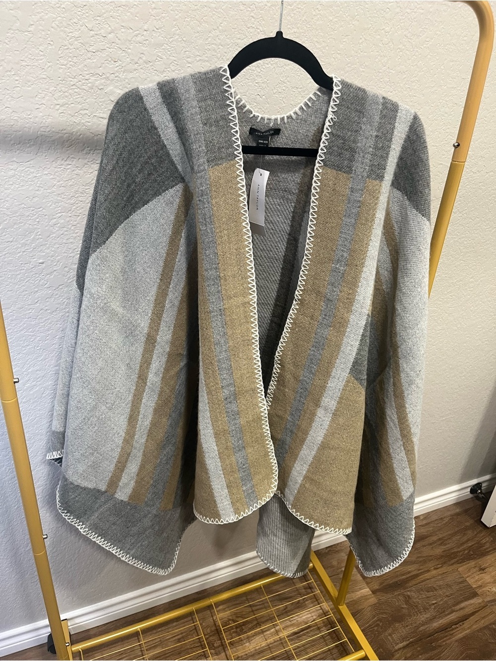 Ann Taylor Plaid Cape Poncho One Size NWT Gray Camel Ivory $98